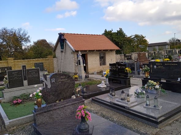 oprava_přístřešku.jpg